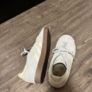 womens adidas shoes